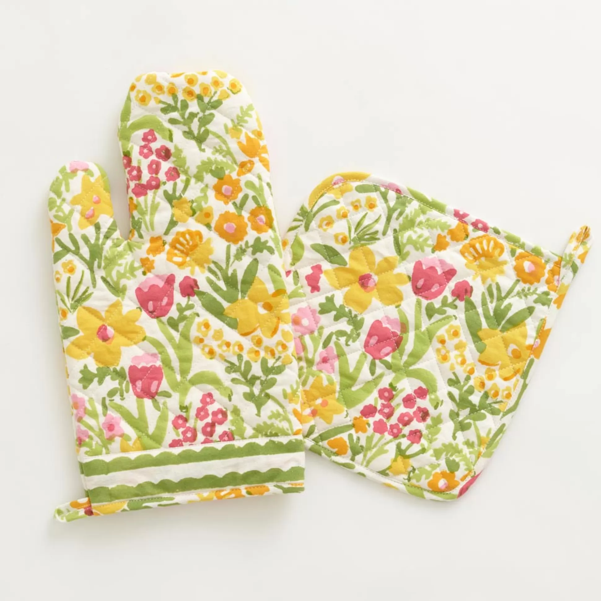 Pomegranate Inc. Oven Mitts*70S Flower Oven Mitt Set