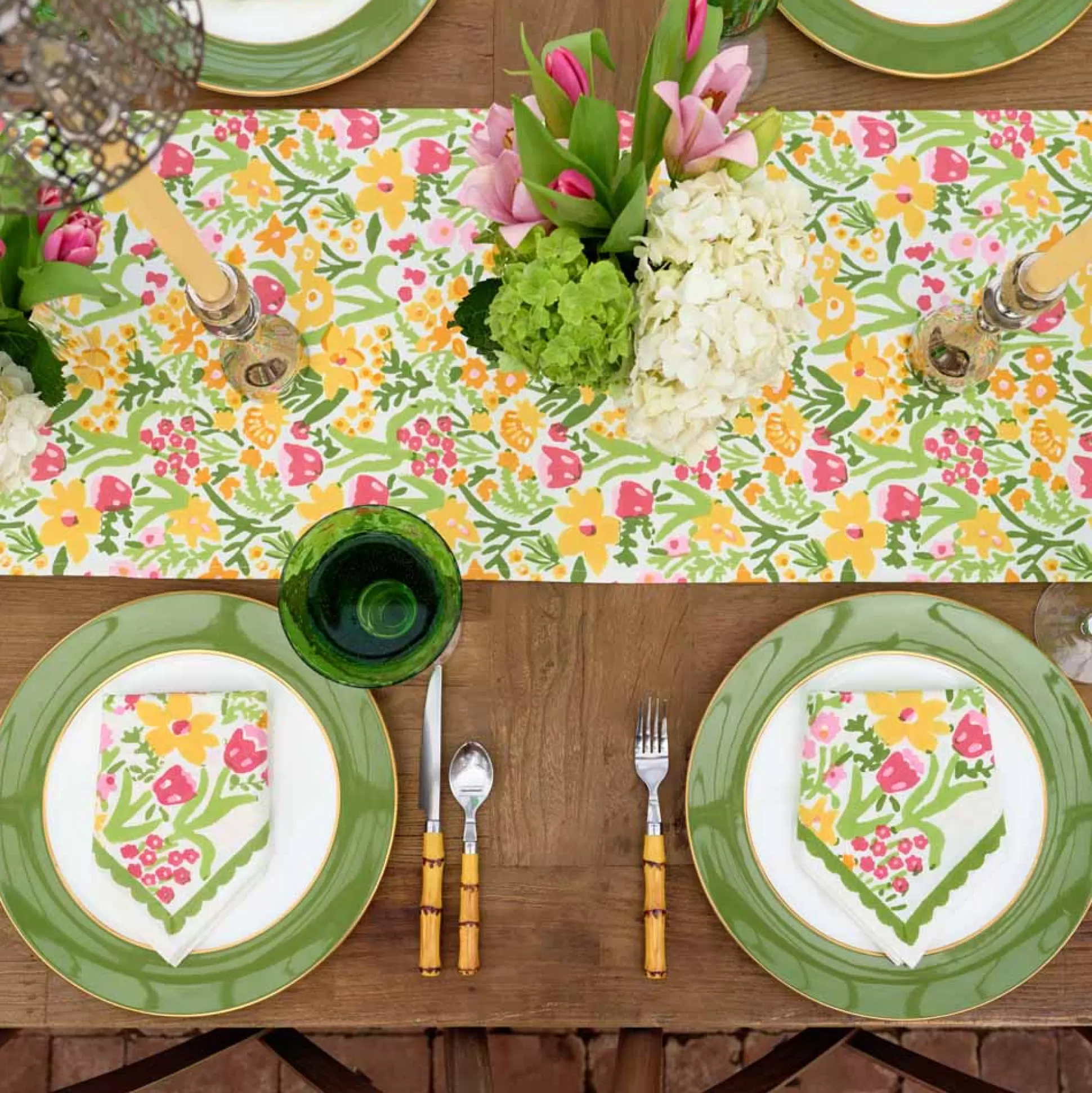 Pomegranate Inc. Table Runners*70S Flower Table Runner