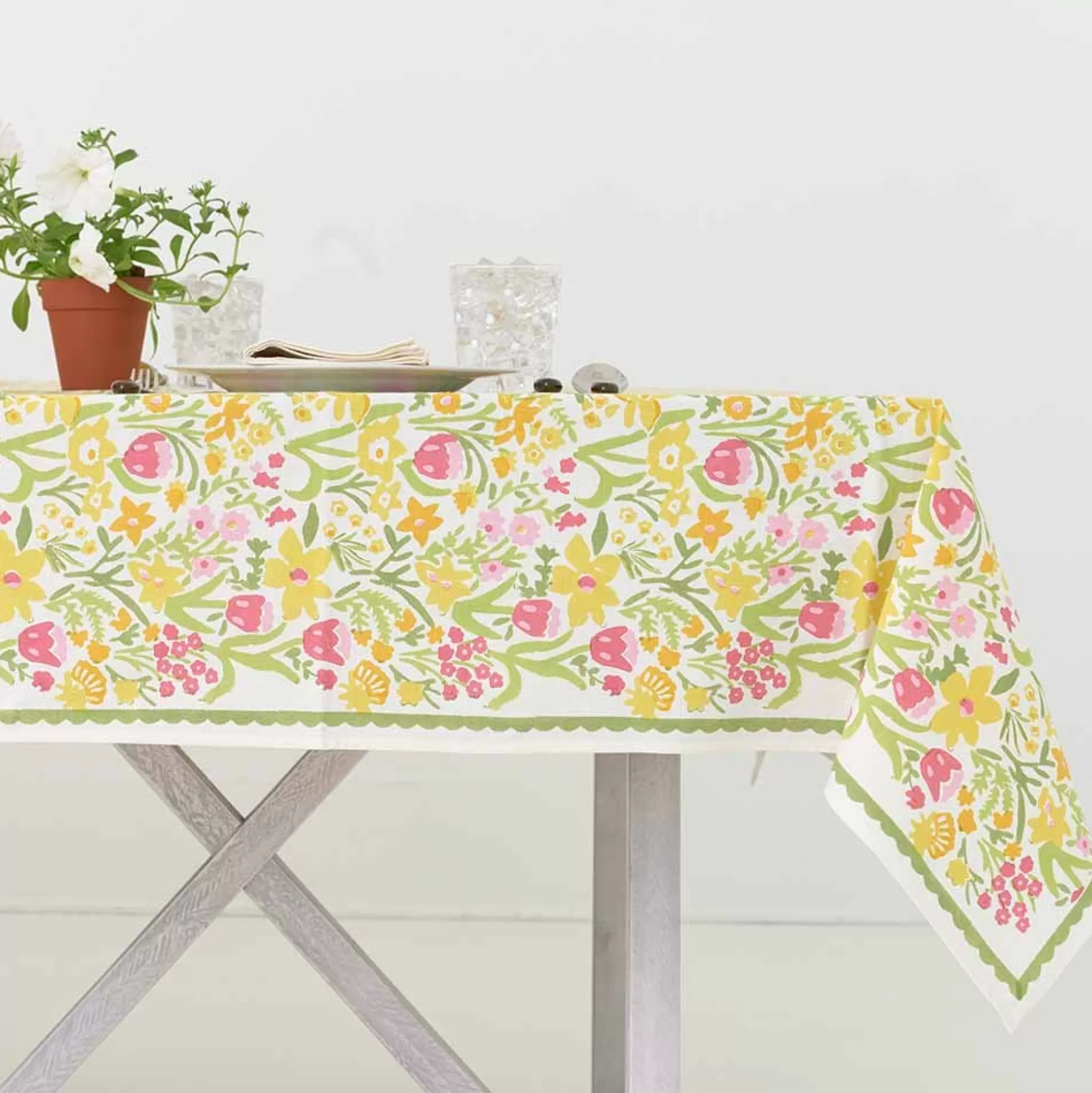 Pomegranate Inc. Tablecloths*70S Flower Tablecloth