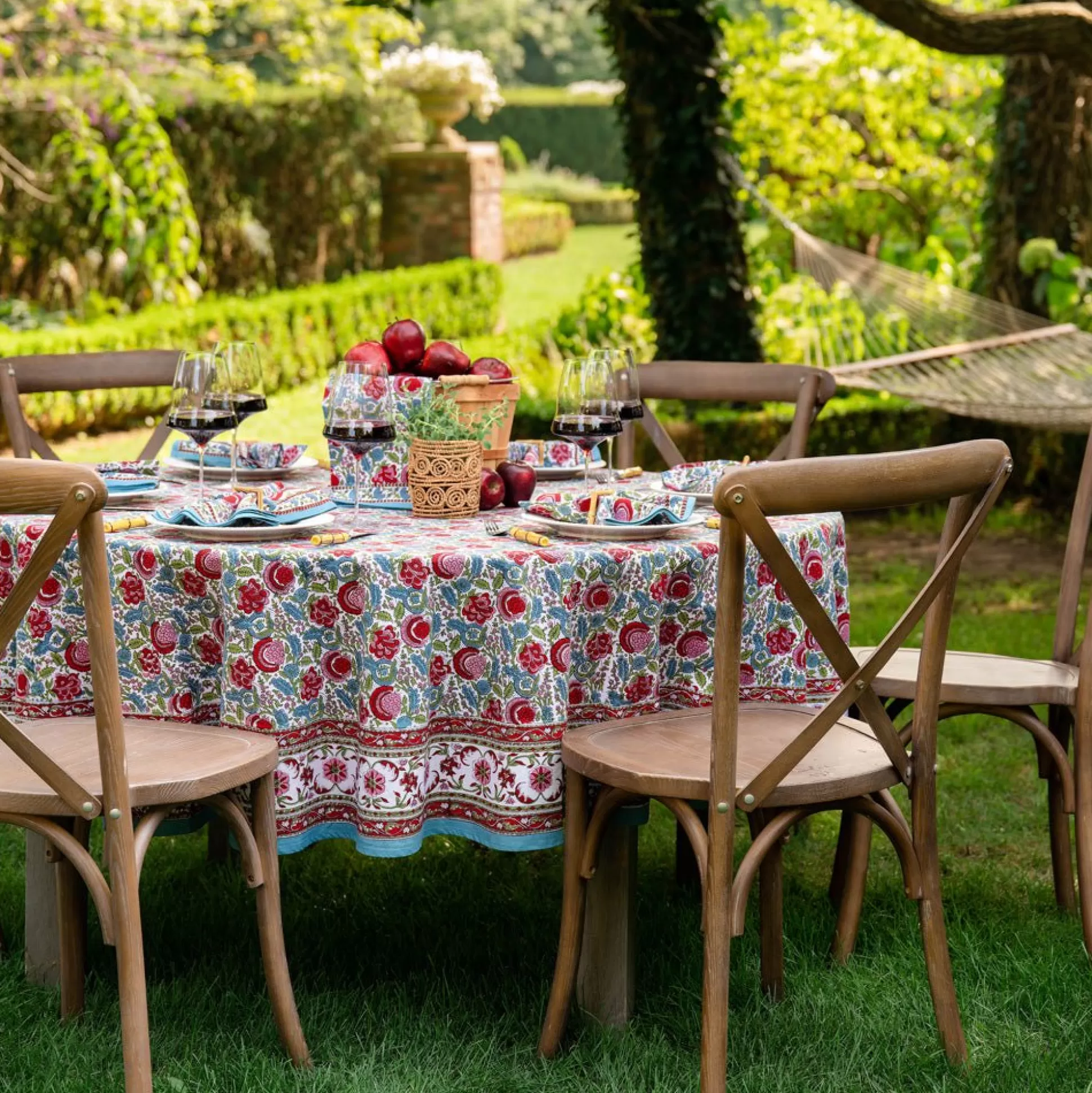 Pomegranate Inc. Tablecloths*Bohemian Floral Turquoise & Cranberry Tablecloth