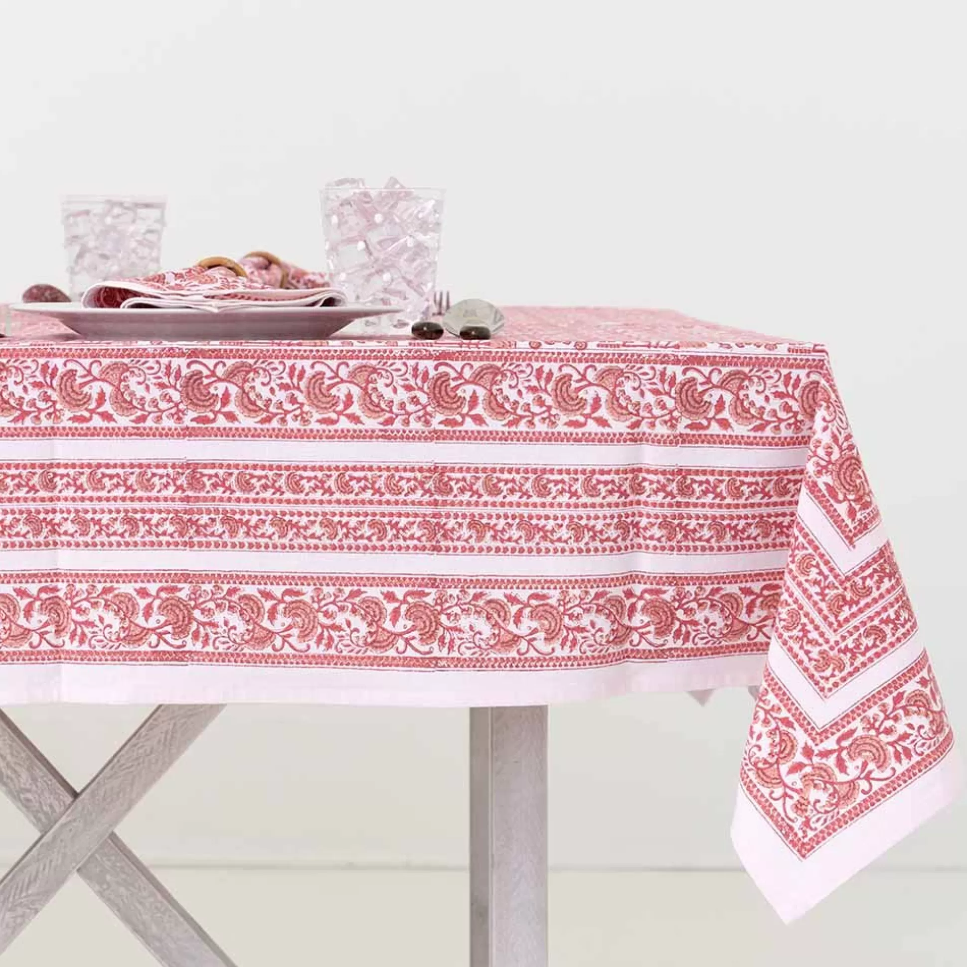 Pomegranate Inc. Tablecloths*Caroline Red Tablecloth