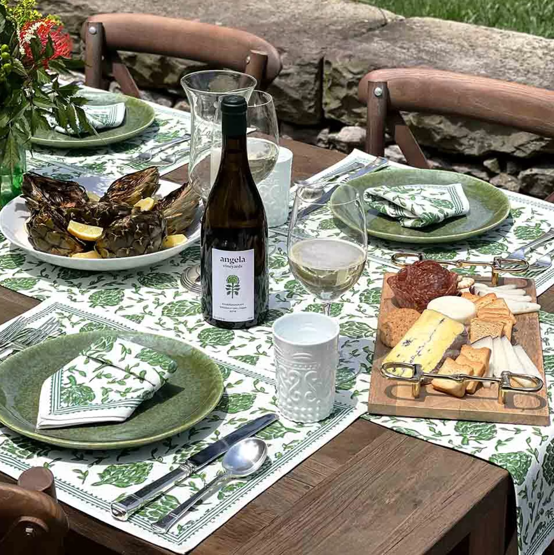 Pomegranate Inc. Table Runners*Dancing Artichokes Green Table Runner