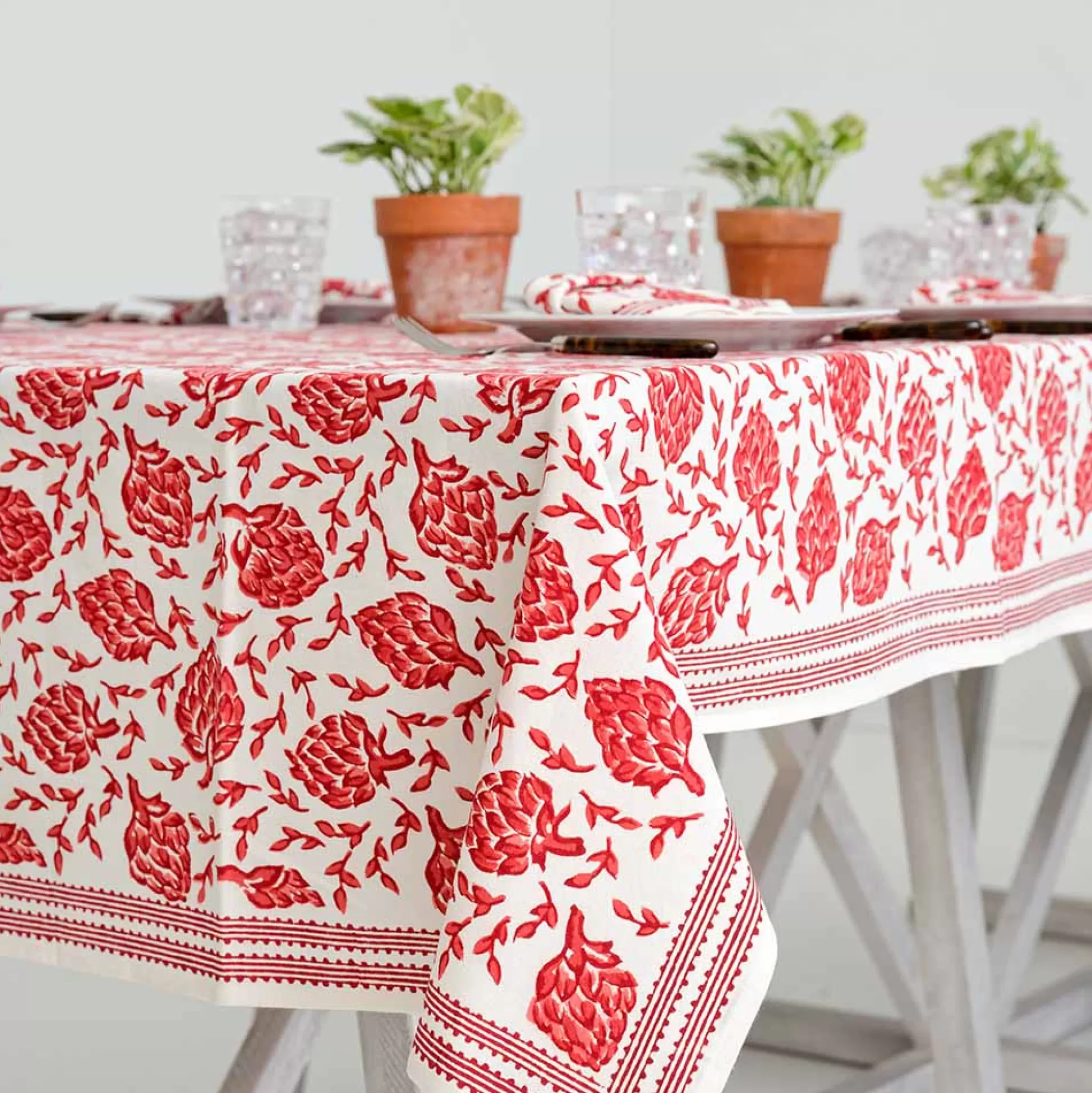 Pomegranate Inc. Tablecloths*Dancing Artichokes Red Tablecloth