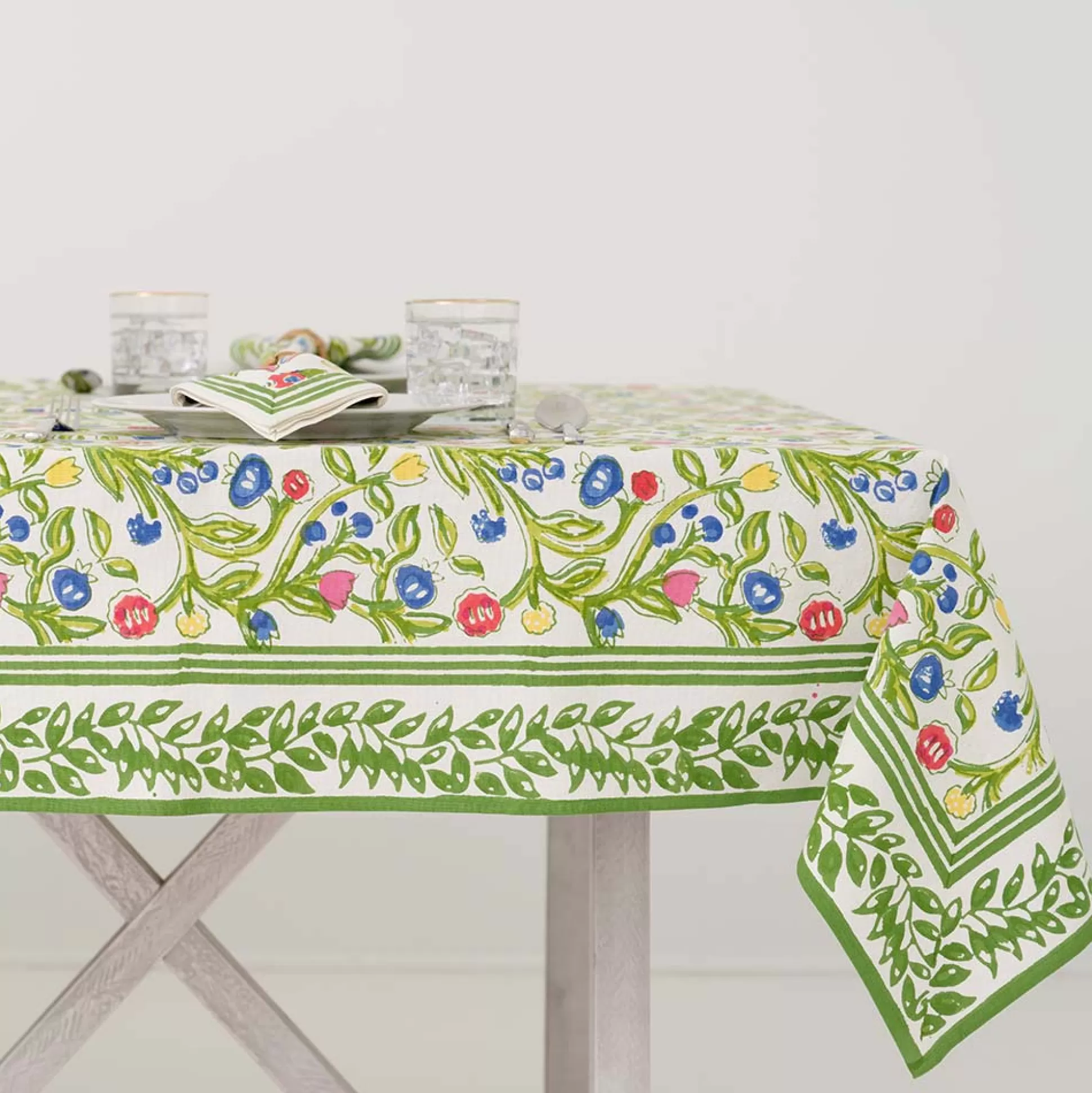 Pomegranate Inc. Tablecloths*Emma Tablecloth