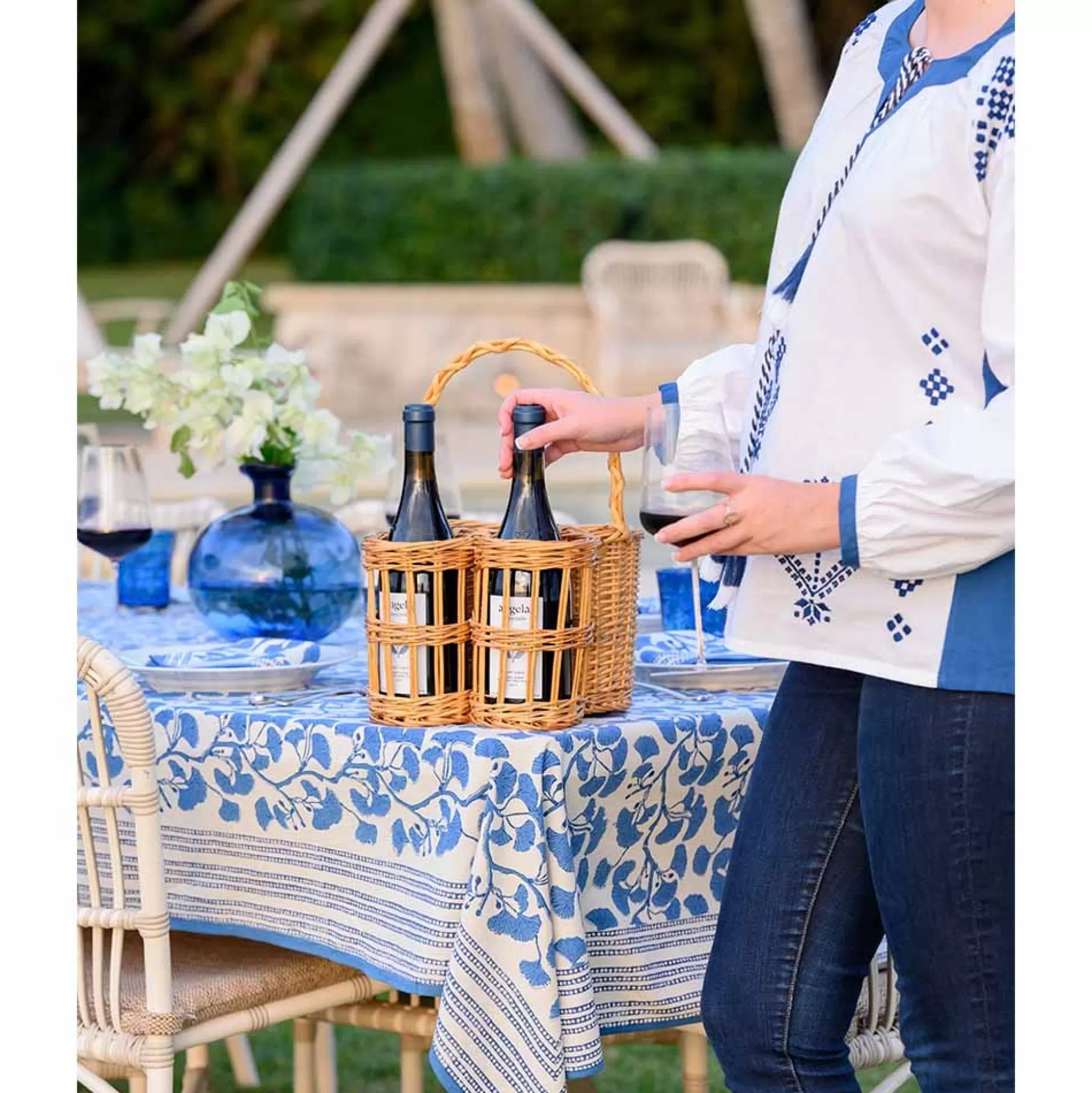 Pomegranate Inc. Tablecloths*Ginkgo Blue Tablecloth