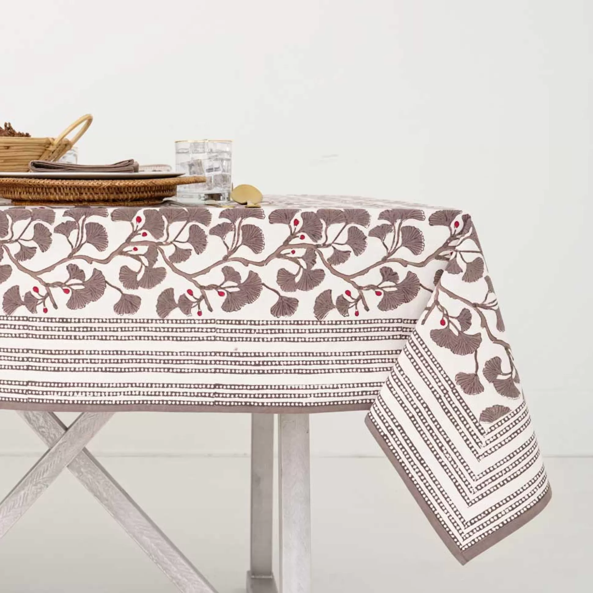 Pomegranate Inc. Tablecloths*Ginkgo Taupe Tablecloth