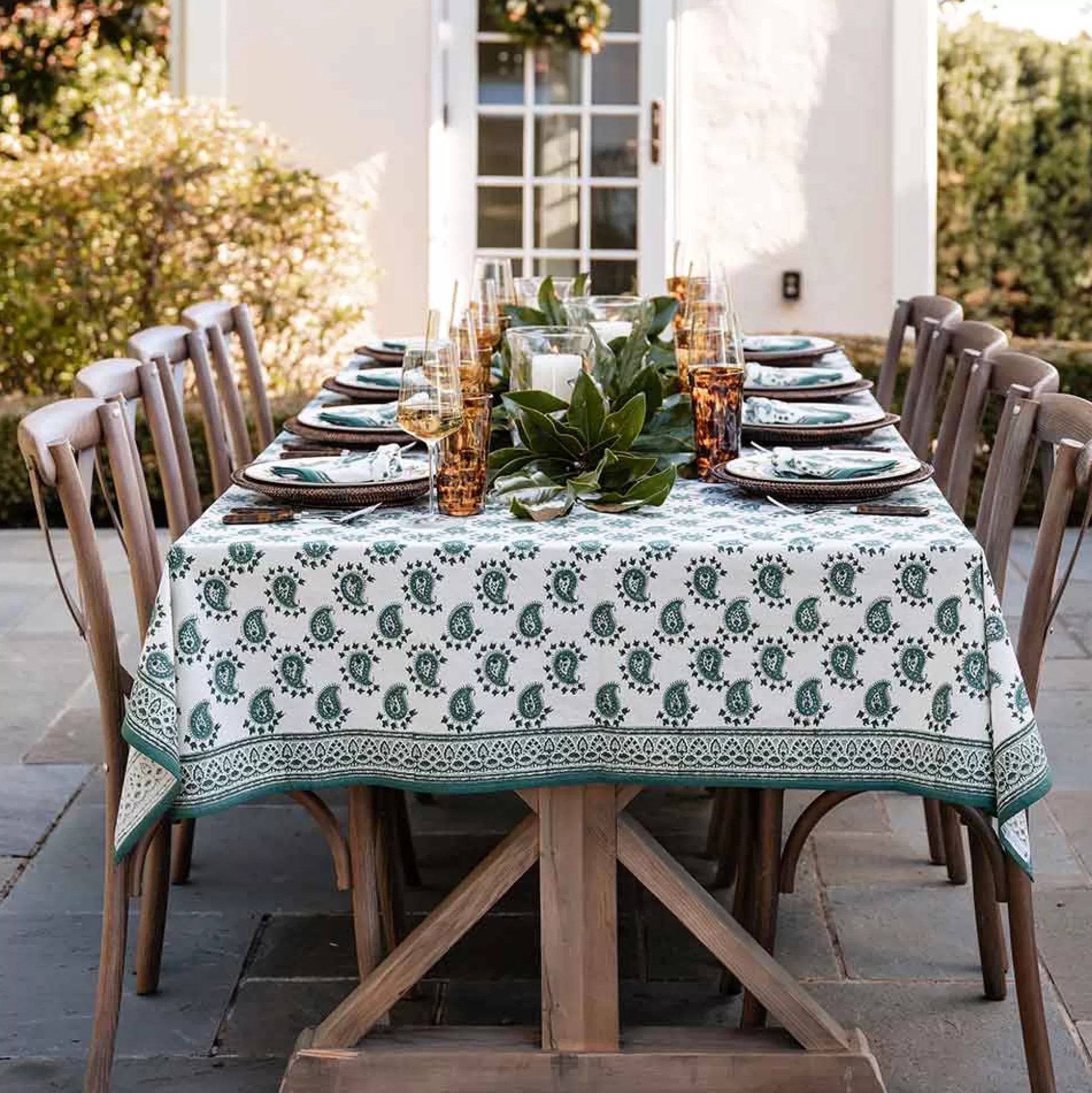 Pomegranate Inc. Tablecloths*Green Paisley Tablecloth