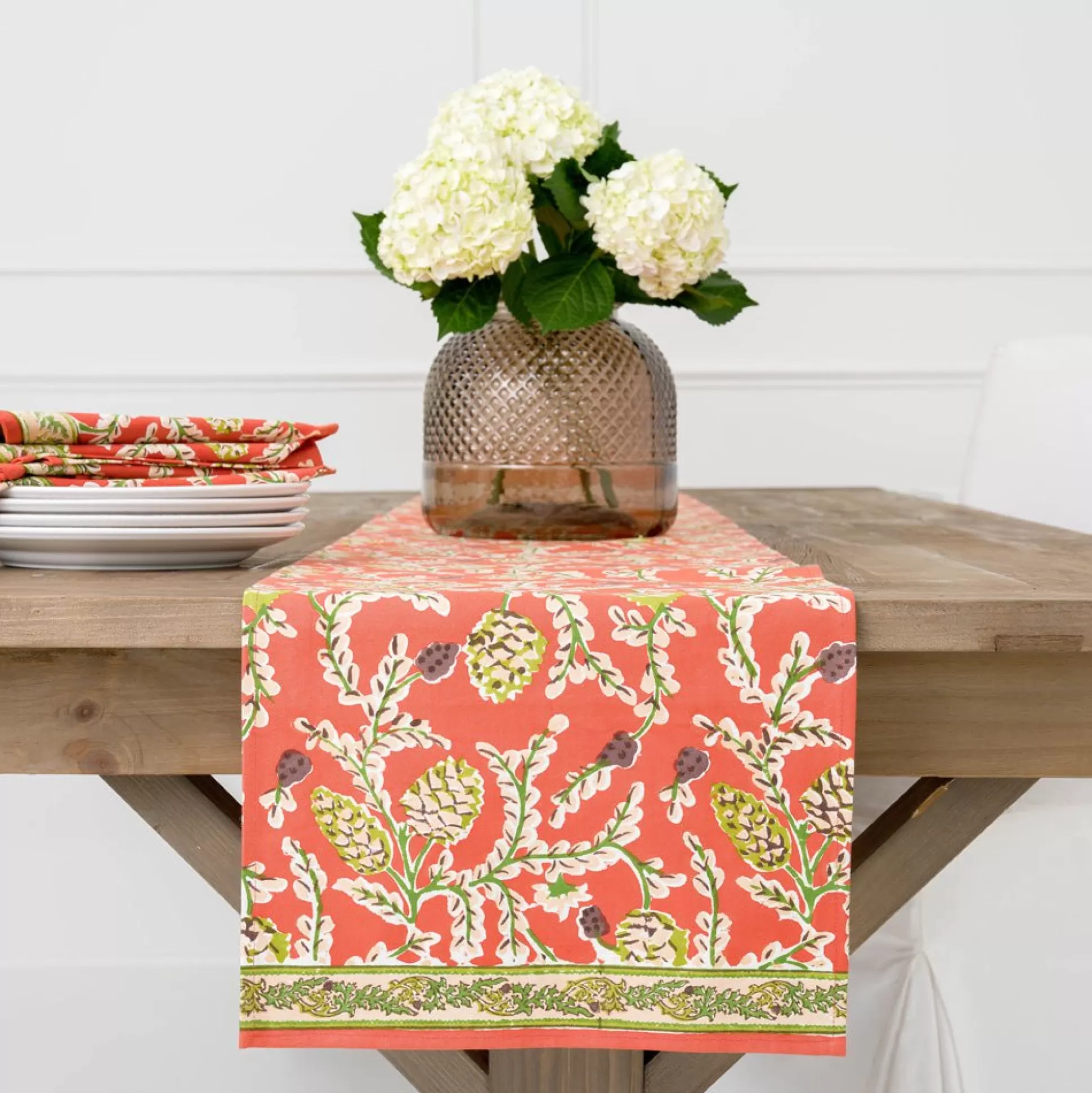 Pomegranate Inc. Table Runners*Harvest Pinecone Table Runner