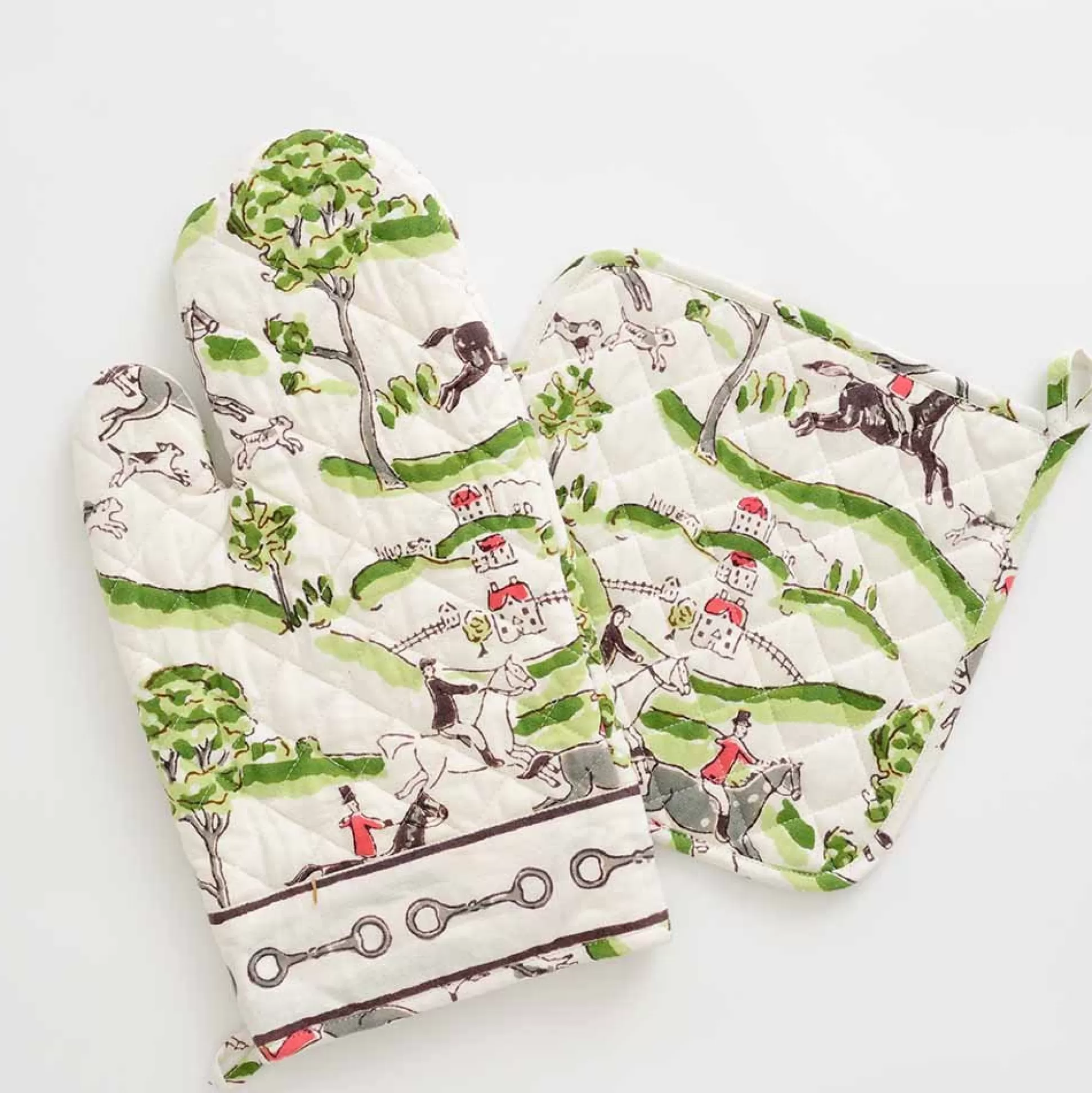 Pomegranate Inc. Oven Mitts*Hunt Scene Oven Mitt Set