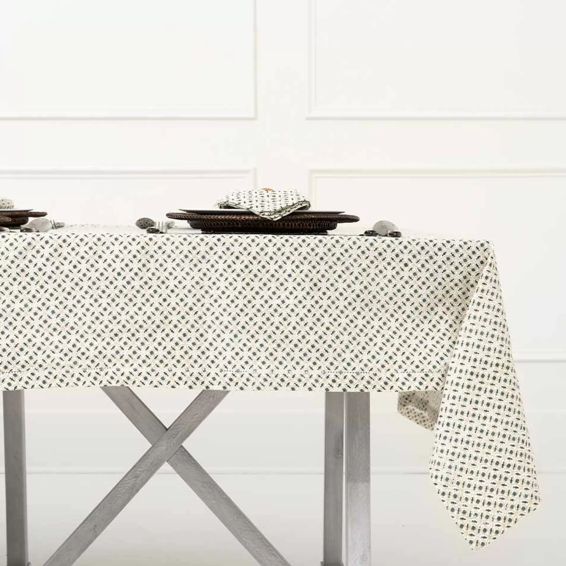 Pomegranate Inc. Tablecloths*India Hicks Home Hunter Green Tea Time Tablecloth