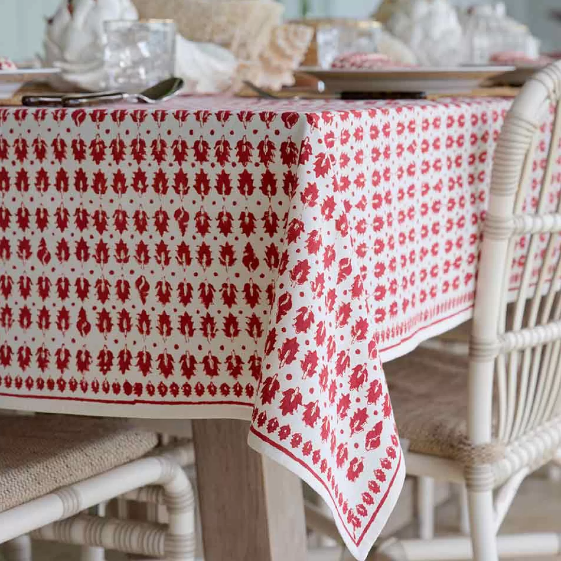 Pomegranate Inc. Tablecloths*India Hicks Home Pageant Tablecloth