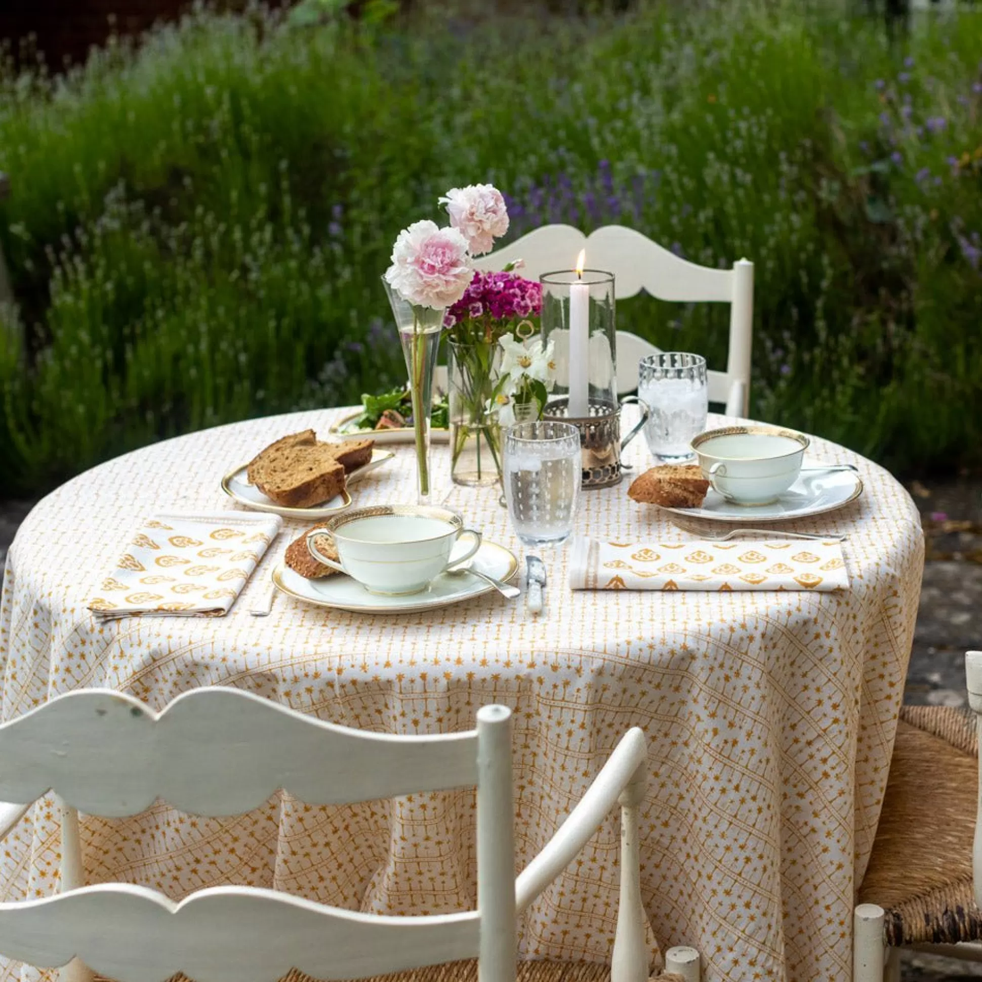 Pomegranate Inc. Tablecloths*India Hicks Home Palm Avenue Golden Tablecloth