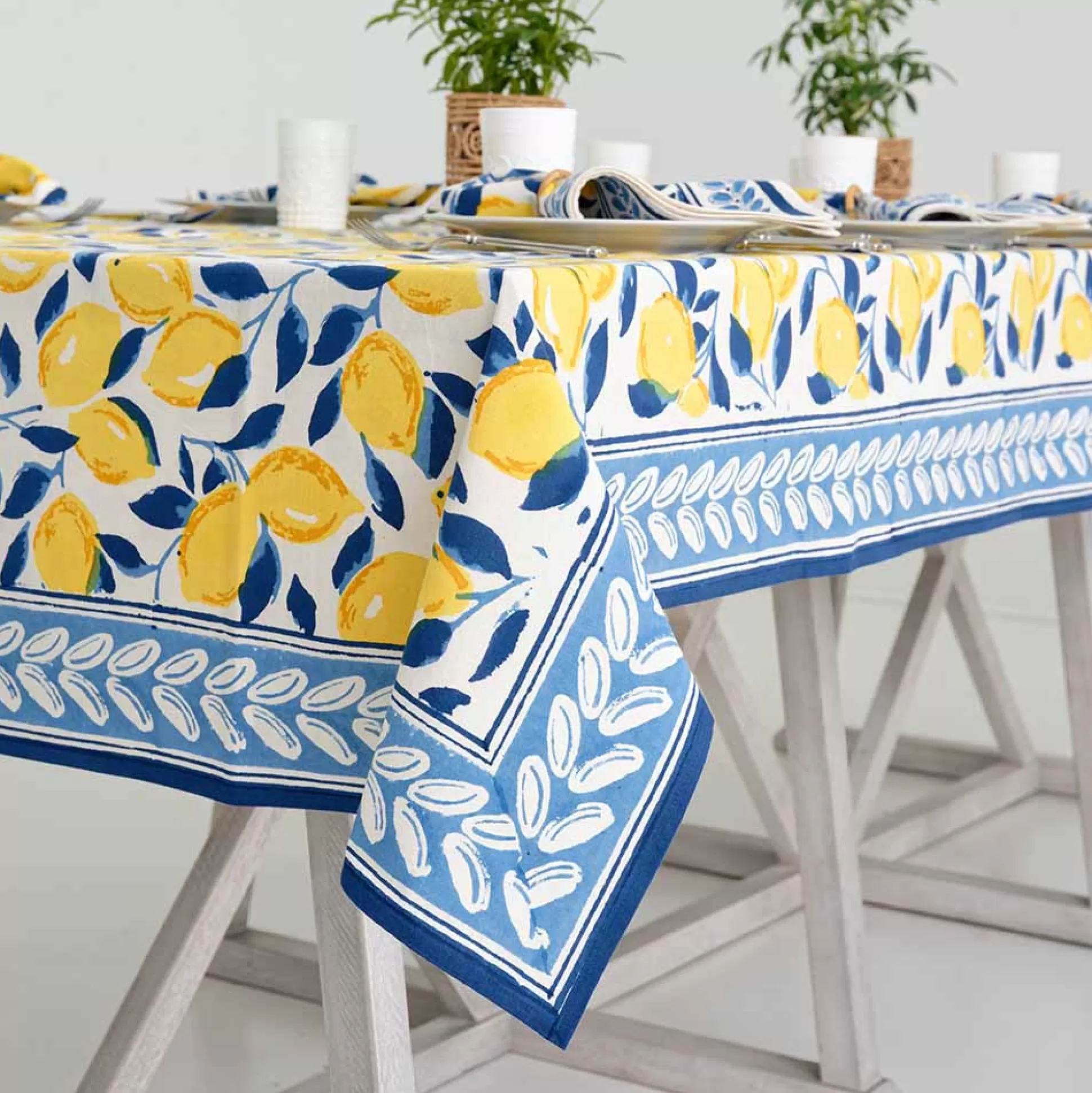 Pomegranate Inc. Tablecloths*Mod Lemon Tablecloth