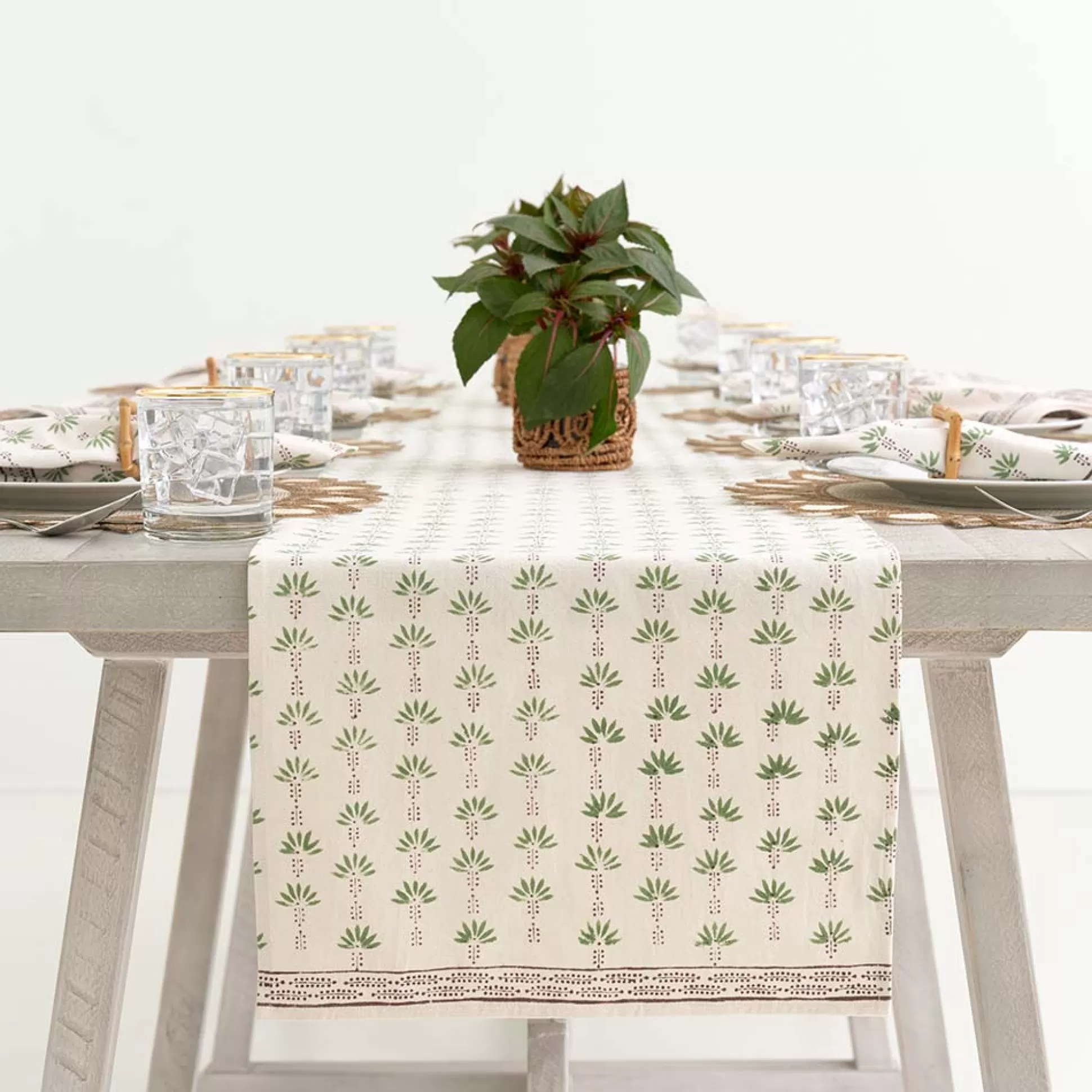 Pomegranate Inc. Table Runners*Palm Tree Dot Brown Table Runner