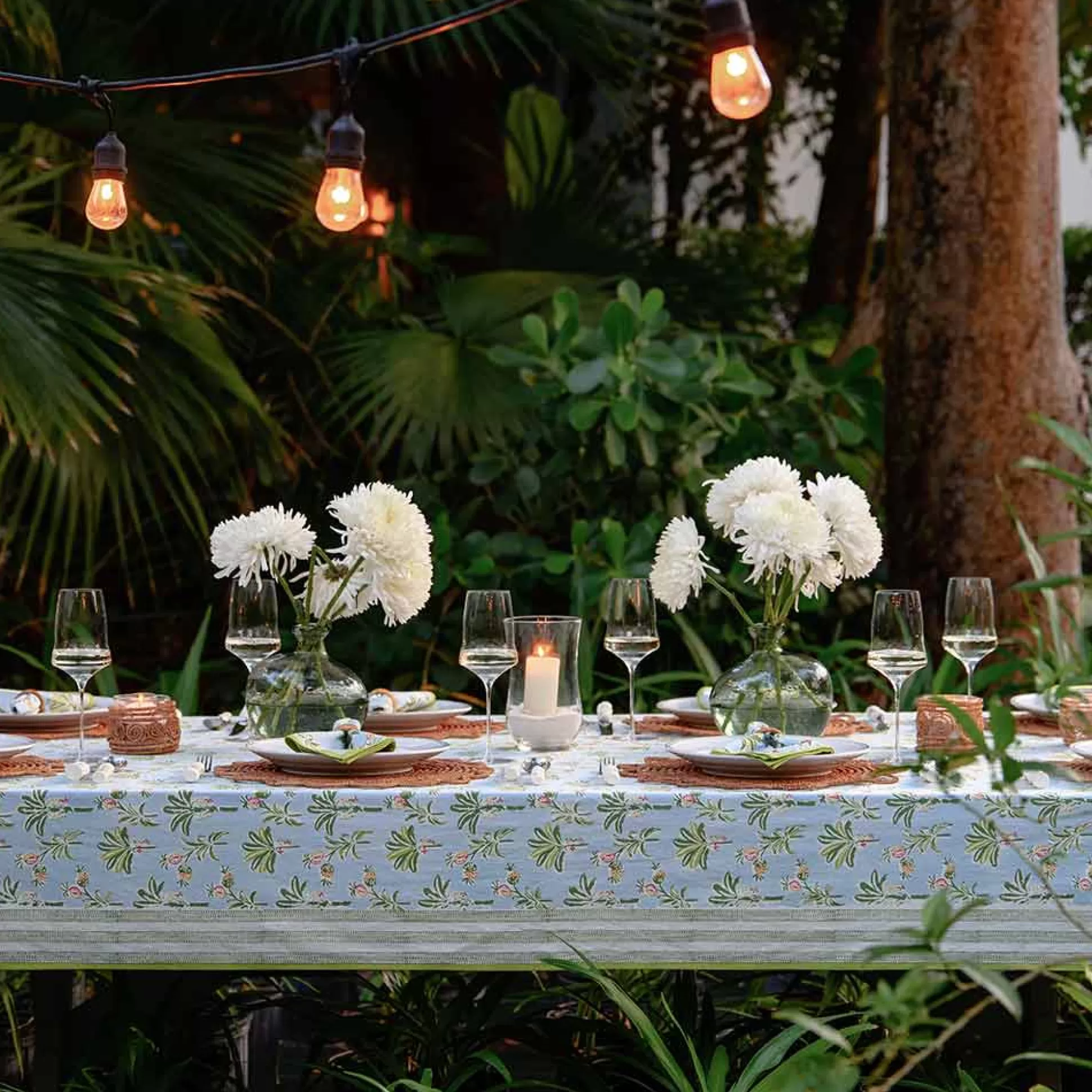 Pomegranate Inc. Tablecloths*Palms & Pineapples Tablecloth