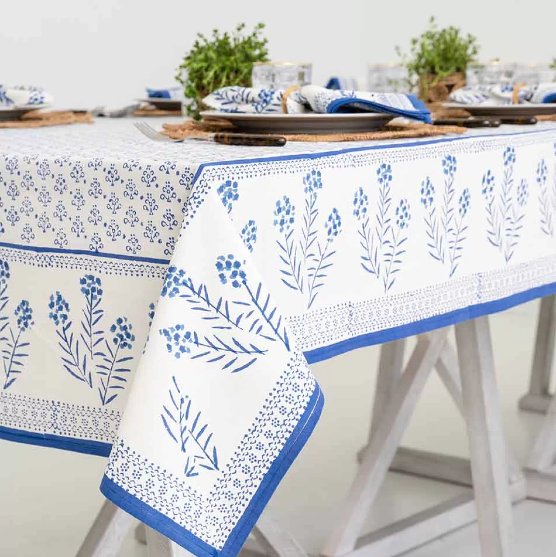 Pomegranate Inc. Tablecloths*Phlox Blue Tablecloth