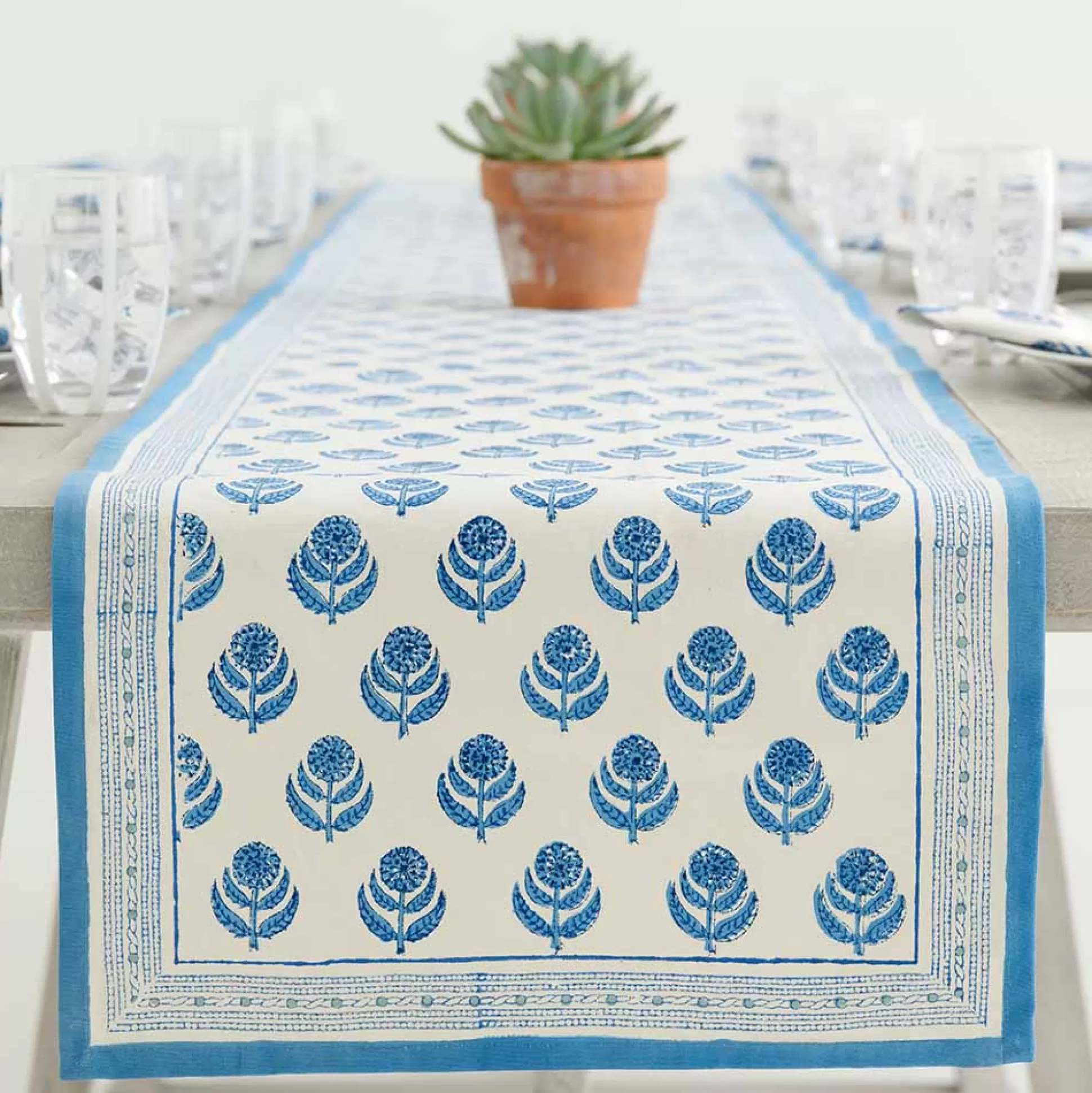 Pomegranate Inc. Table Runners*Pinot Table Runner