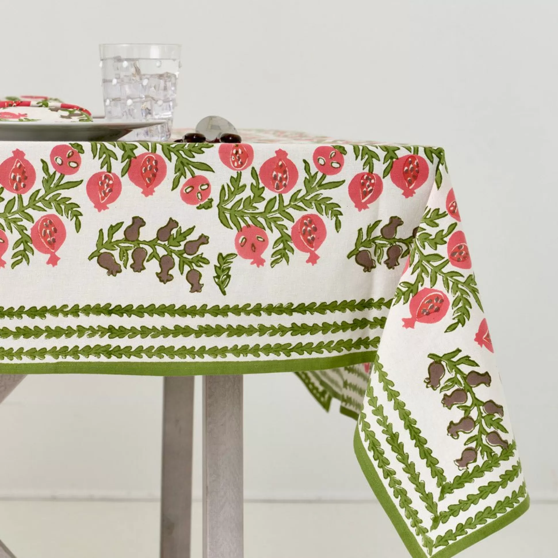 Pomegranate Inc. Tablecloths*Pom Bell Fern & Poppy Tablecloth