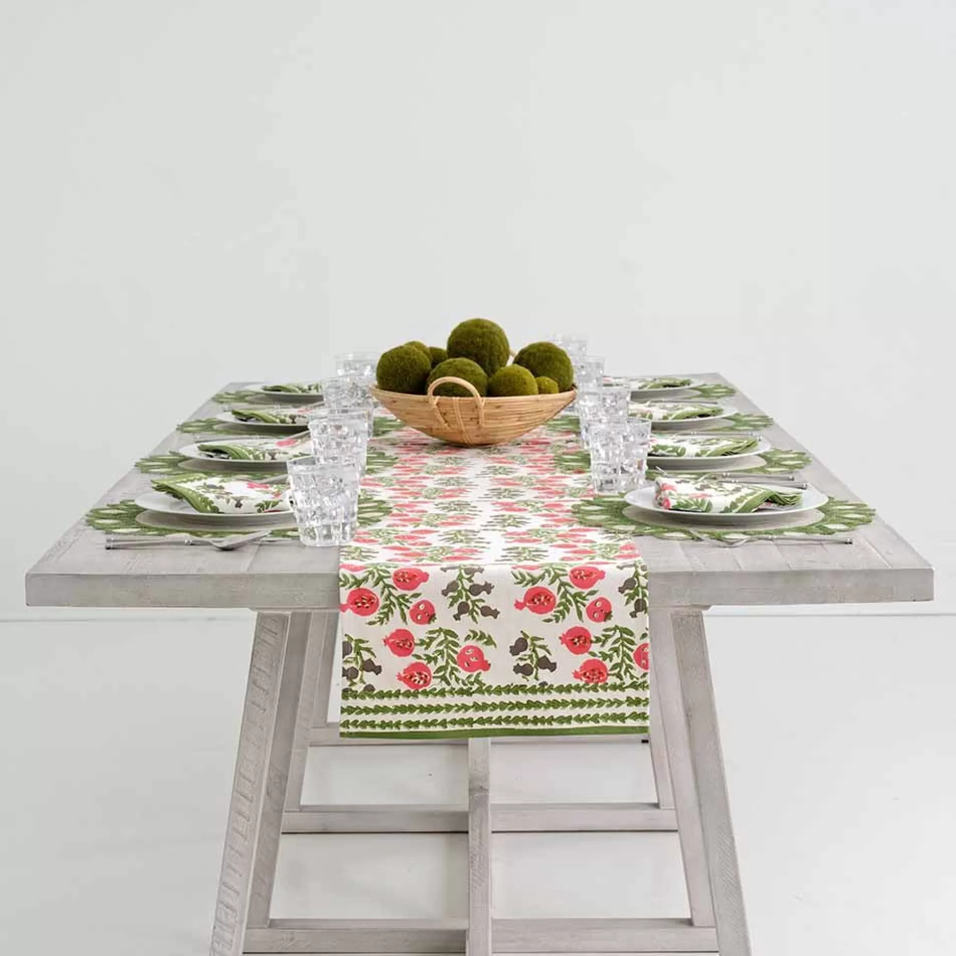 Pomegranate Inc. Table Runners*Pom Bells Fern & Poppy Table Runner