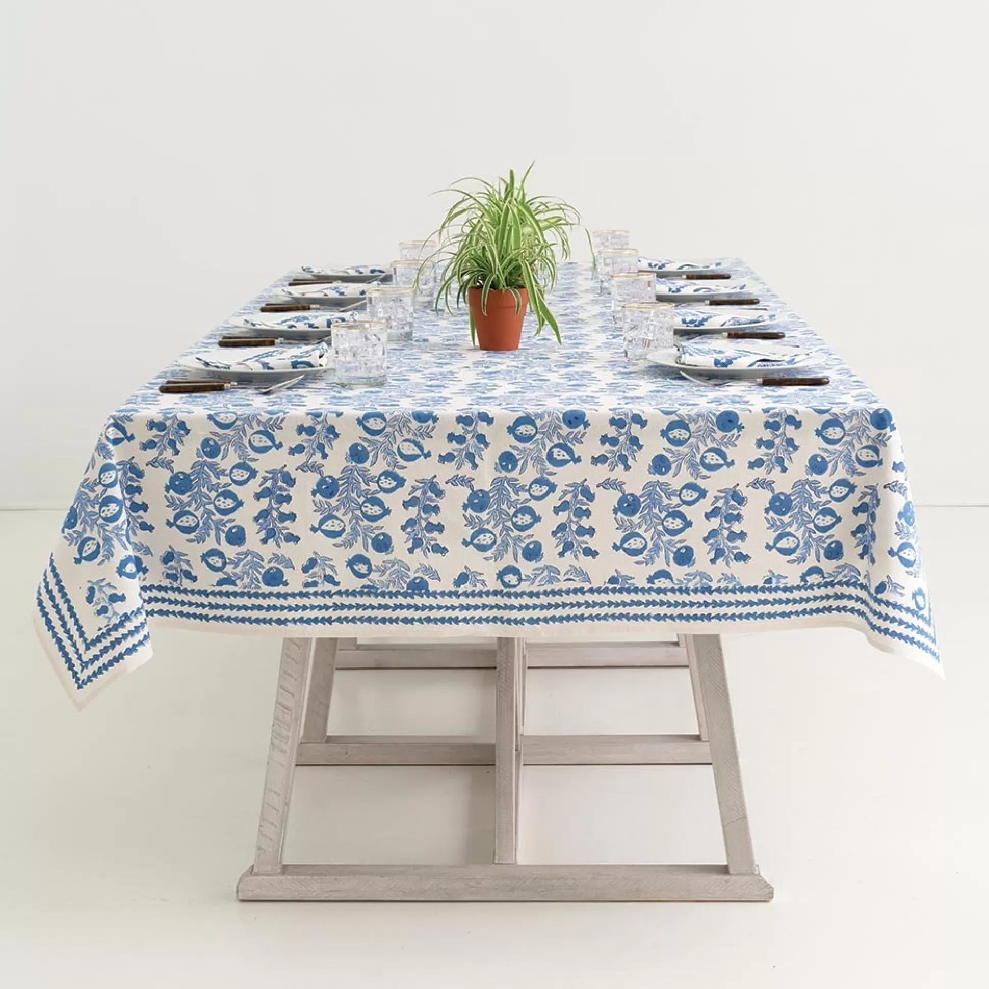 Pomegranate Inc. Tablecloths*Pom Bells Wedgewood Tablecloth