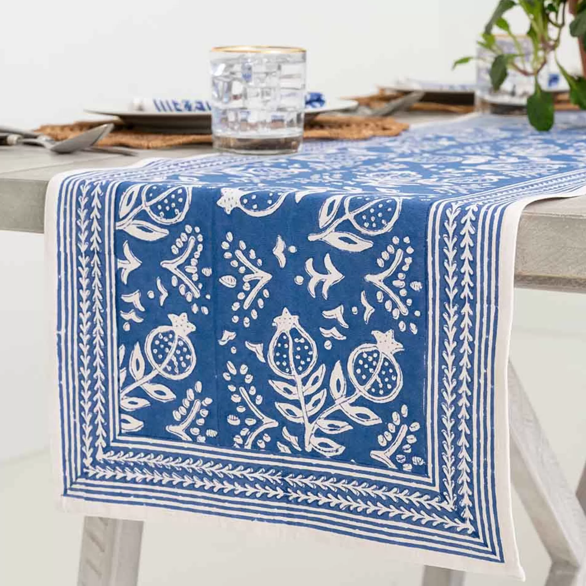 Pomegranate Inc. Table Runners*Pomegranate Blue Table Runner