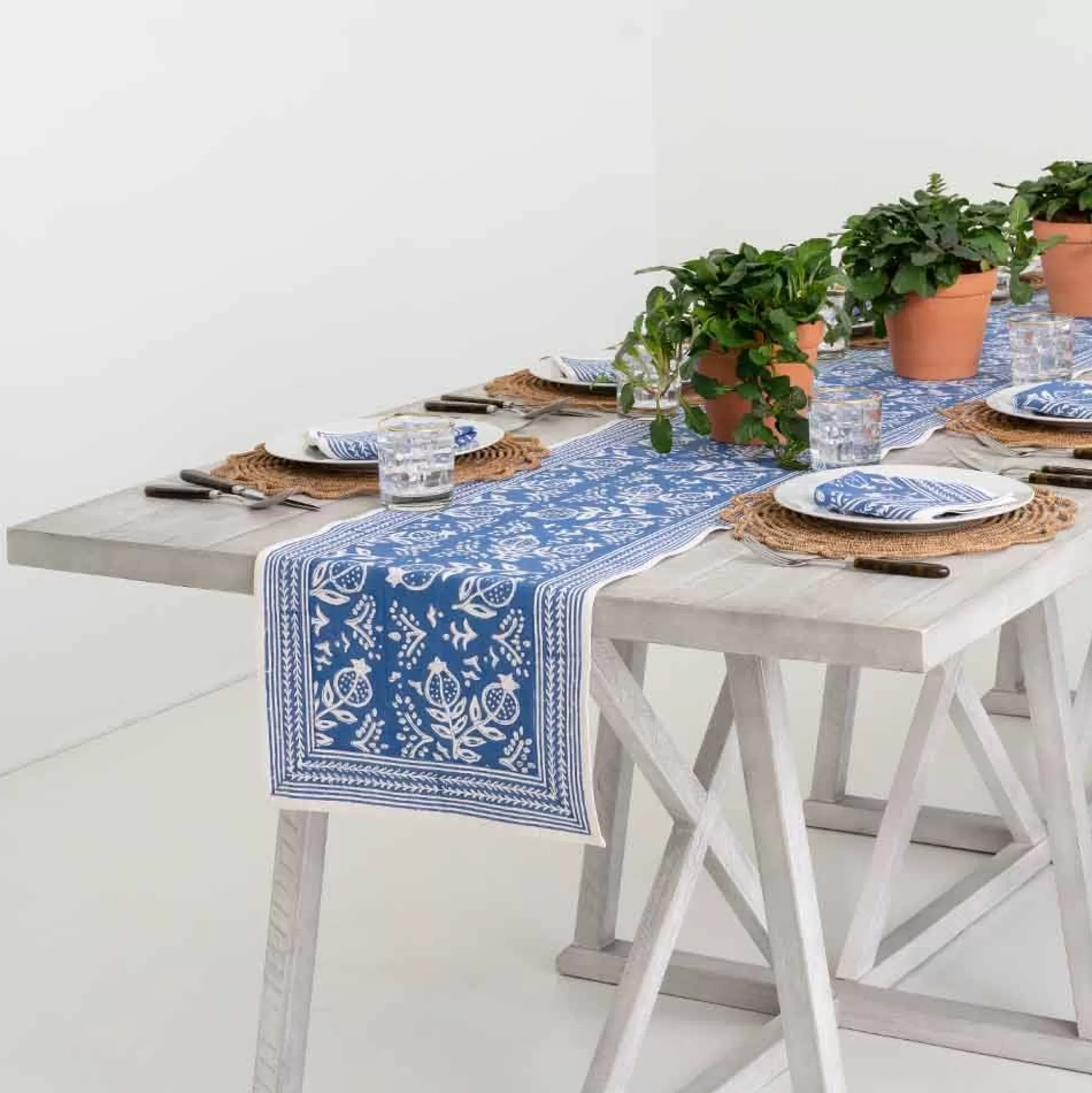 Pomegranate Inc. Table Runners*Pomegranate Blue Table Runner