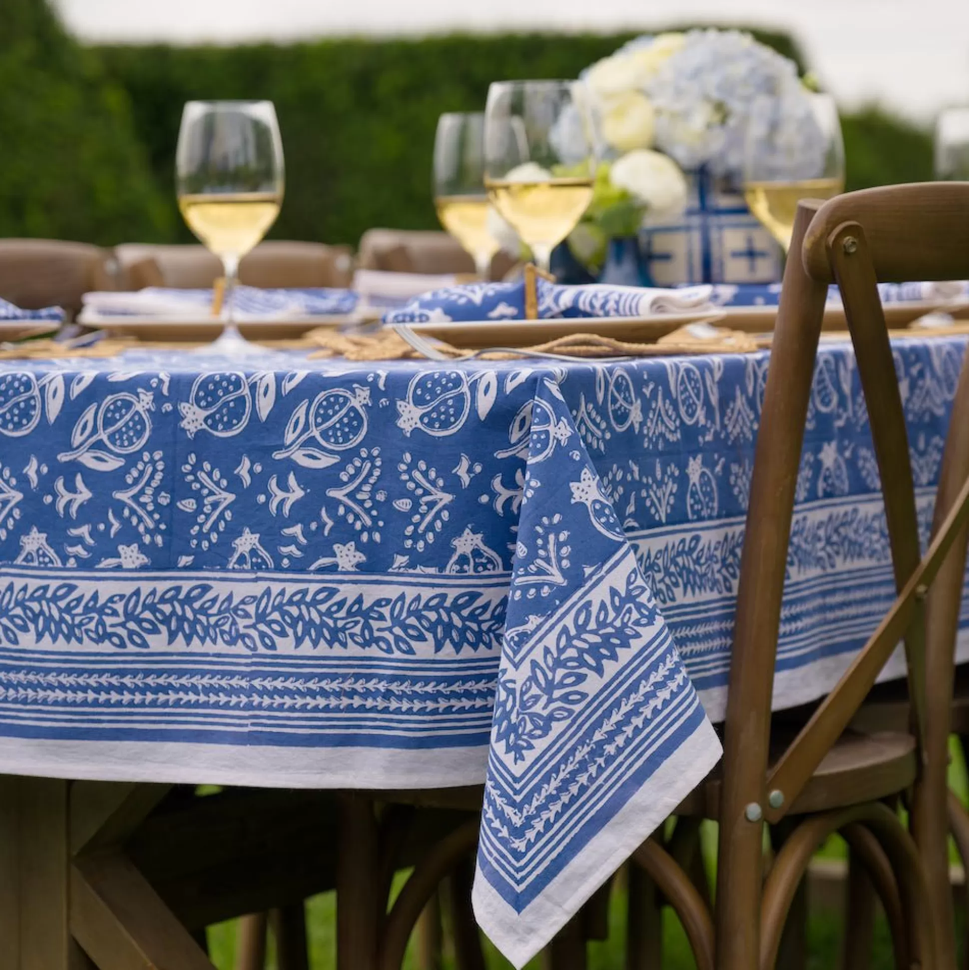 Pomegranate Inc. Tablecloths*Pomegranate Blue Tablecloth