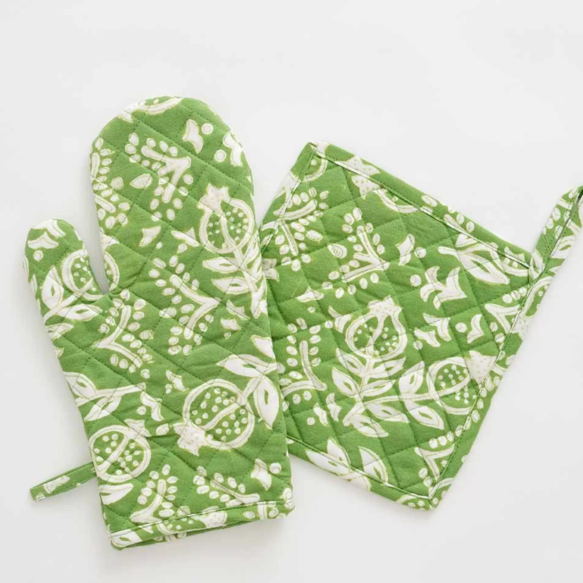 Pomegranate Inc. Oven Mitts*Pomegranate Green Oven Mitt Set