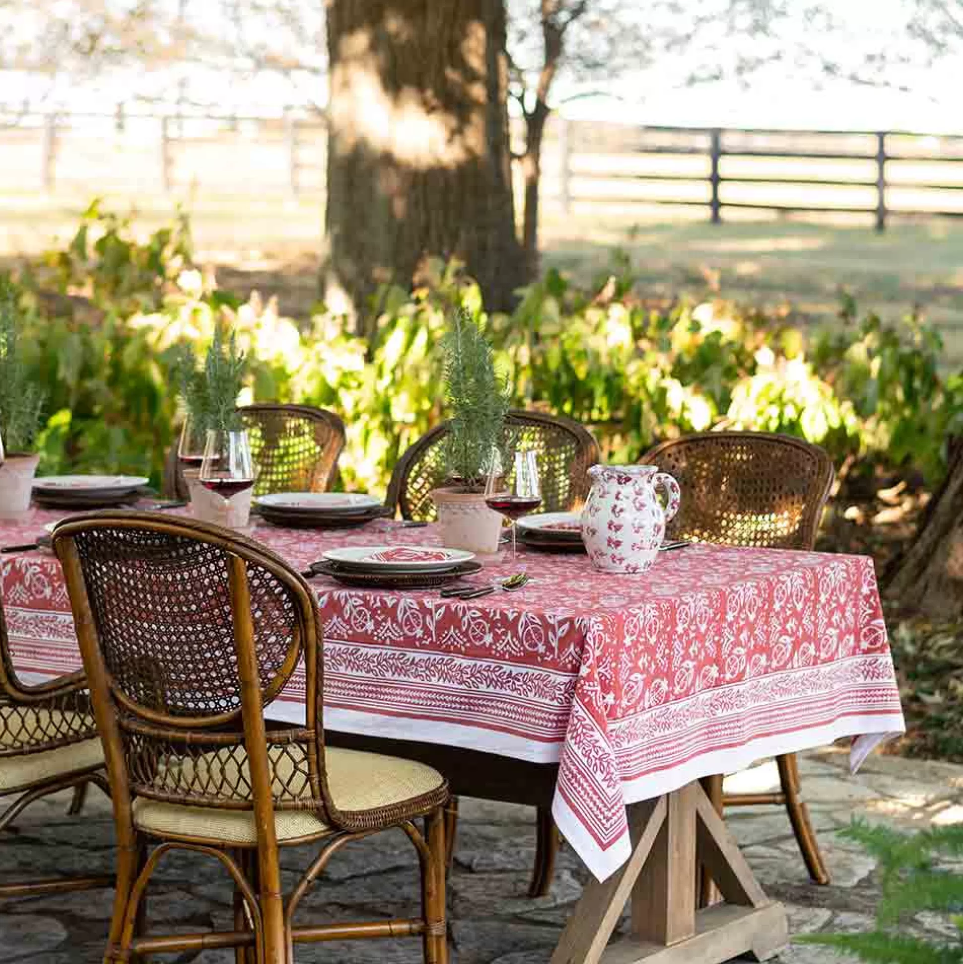 Pomegranate Inc. Tablecloths*Pomegranate Poppy Tablecloth