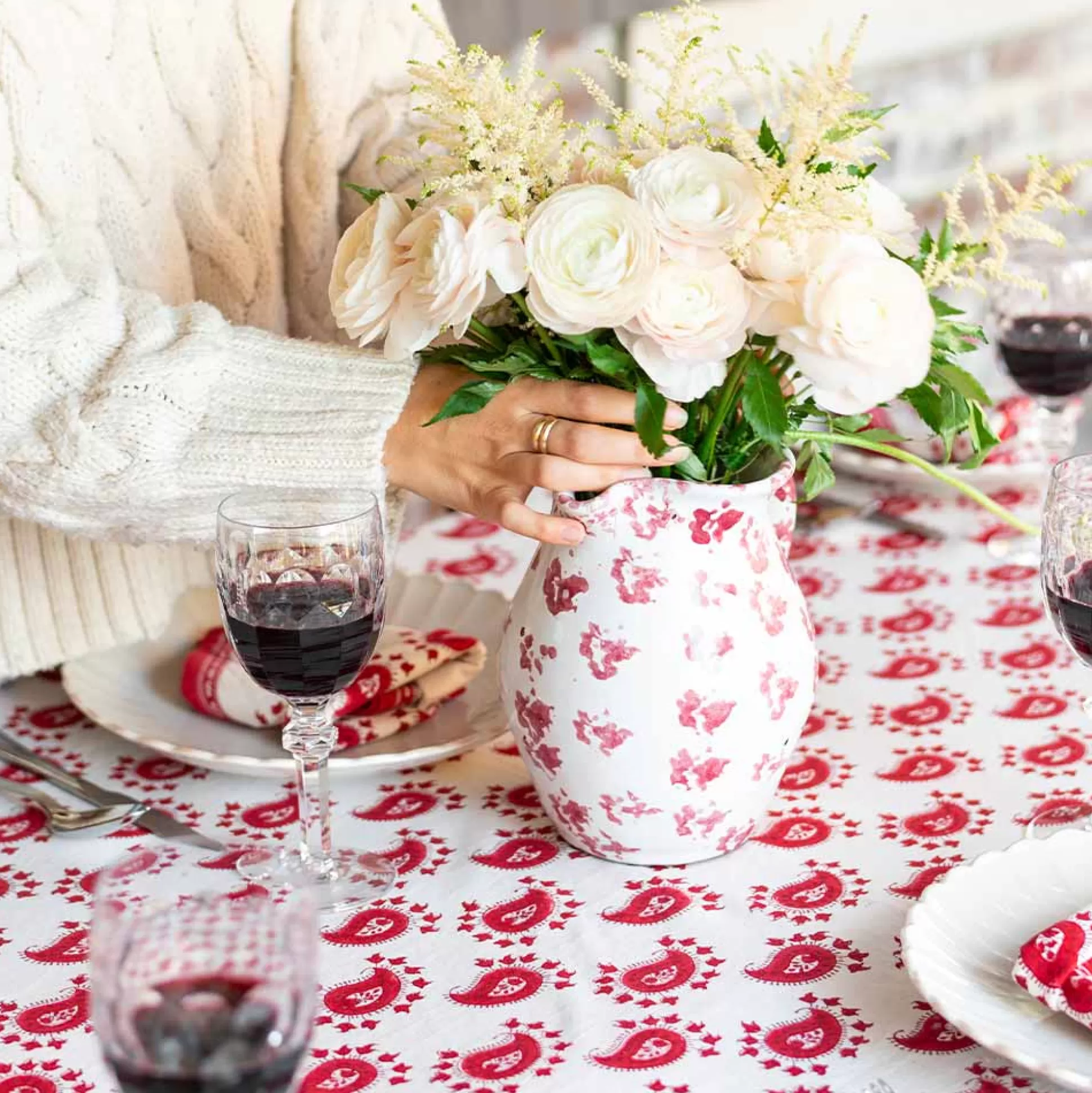 Pomegranate Inc. Tablecloths*Red Paisley Tablecloth