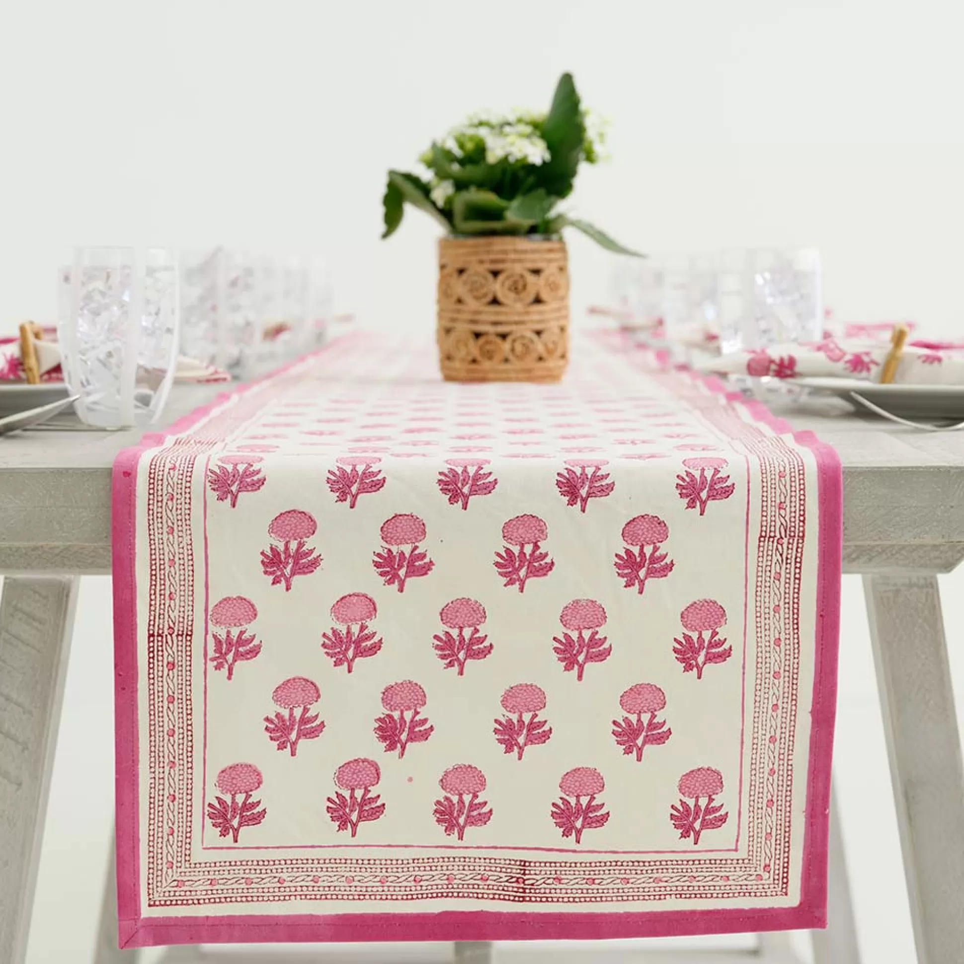 Pomegranate Inc. Table Runners*Rose Table Runner