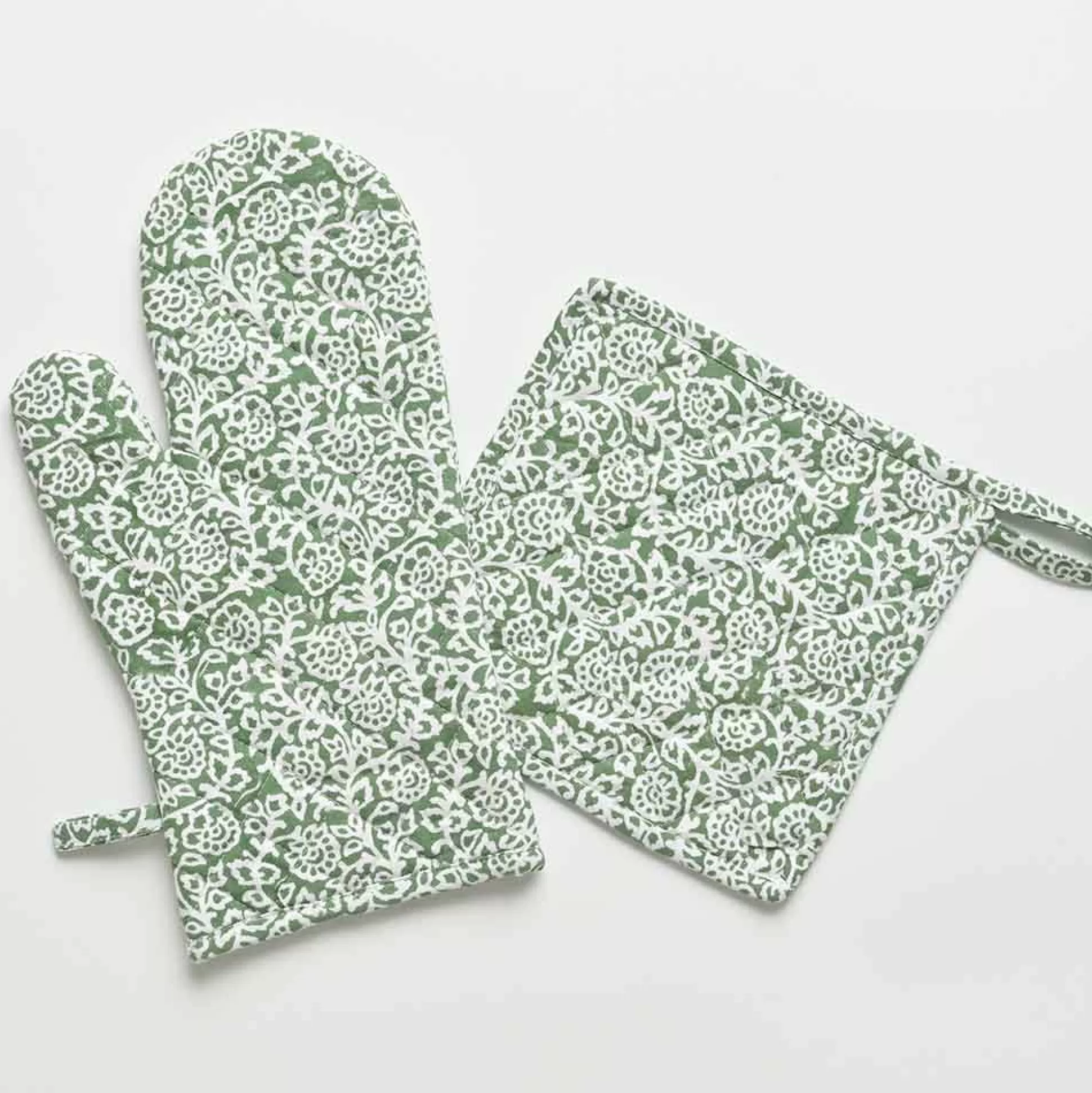 Pomegranate Inc. Oven Mitts*Tapestry Green Oven Mitt Set