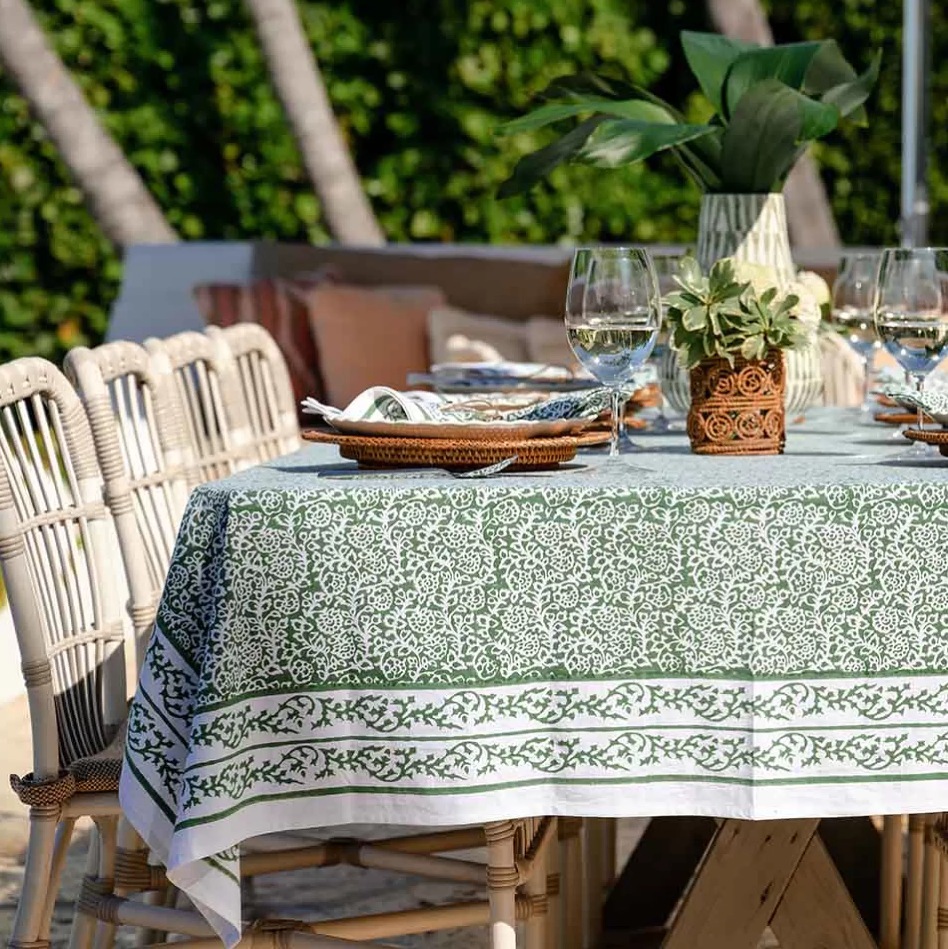 Pomegranate Inc. Tablecloths*Tapestry Green Tablecloth