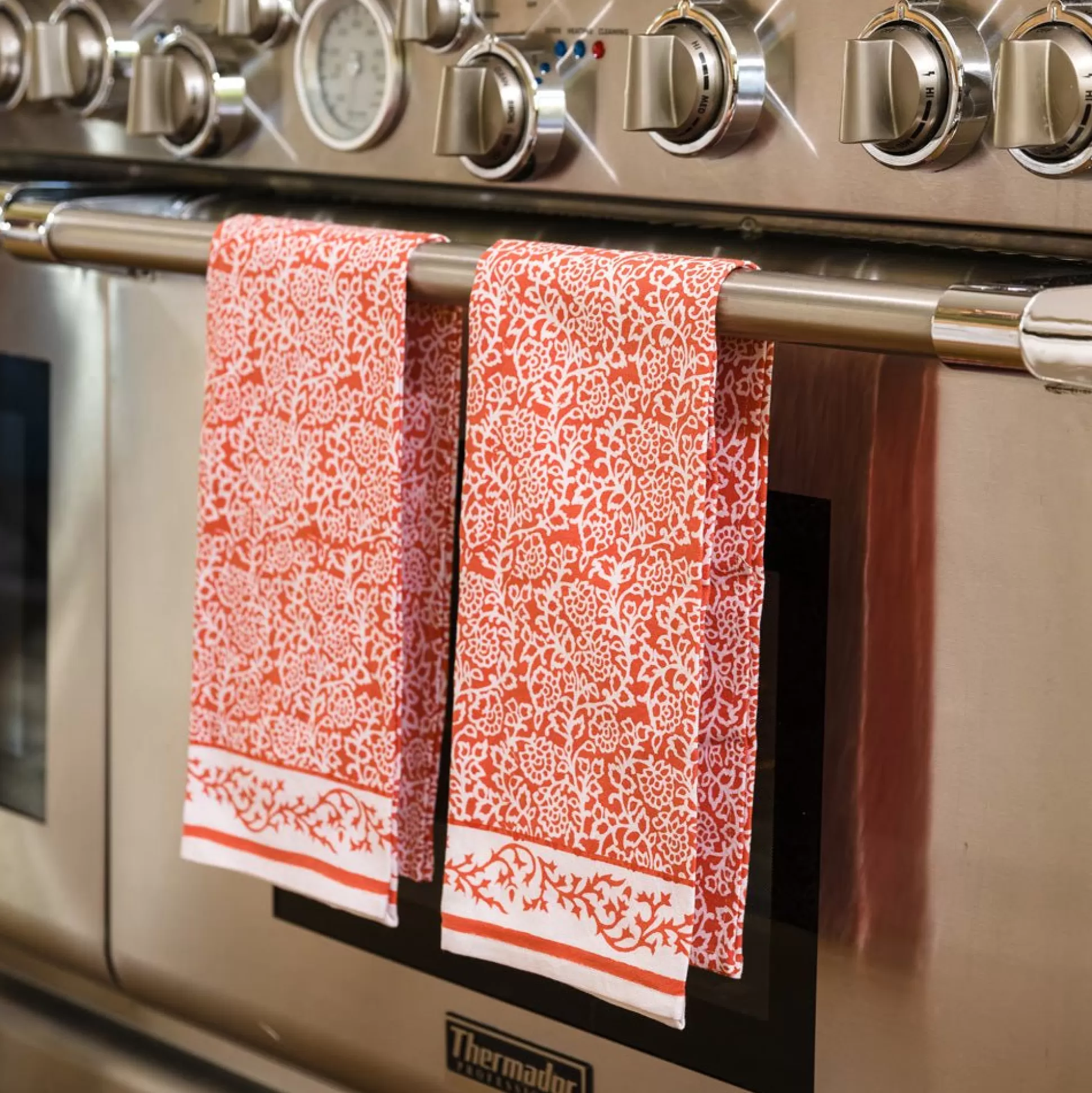 Pomegranate Inc. Tea Towels*Tapestry Persimmon Tea Towels