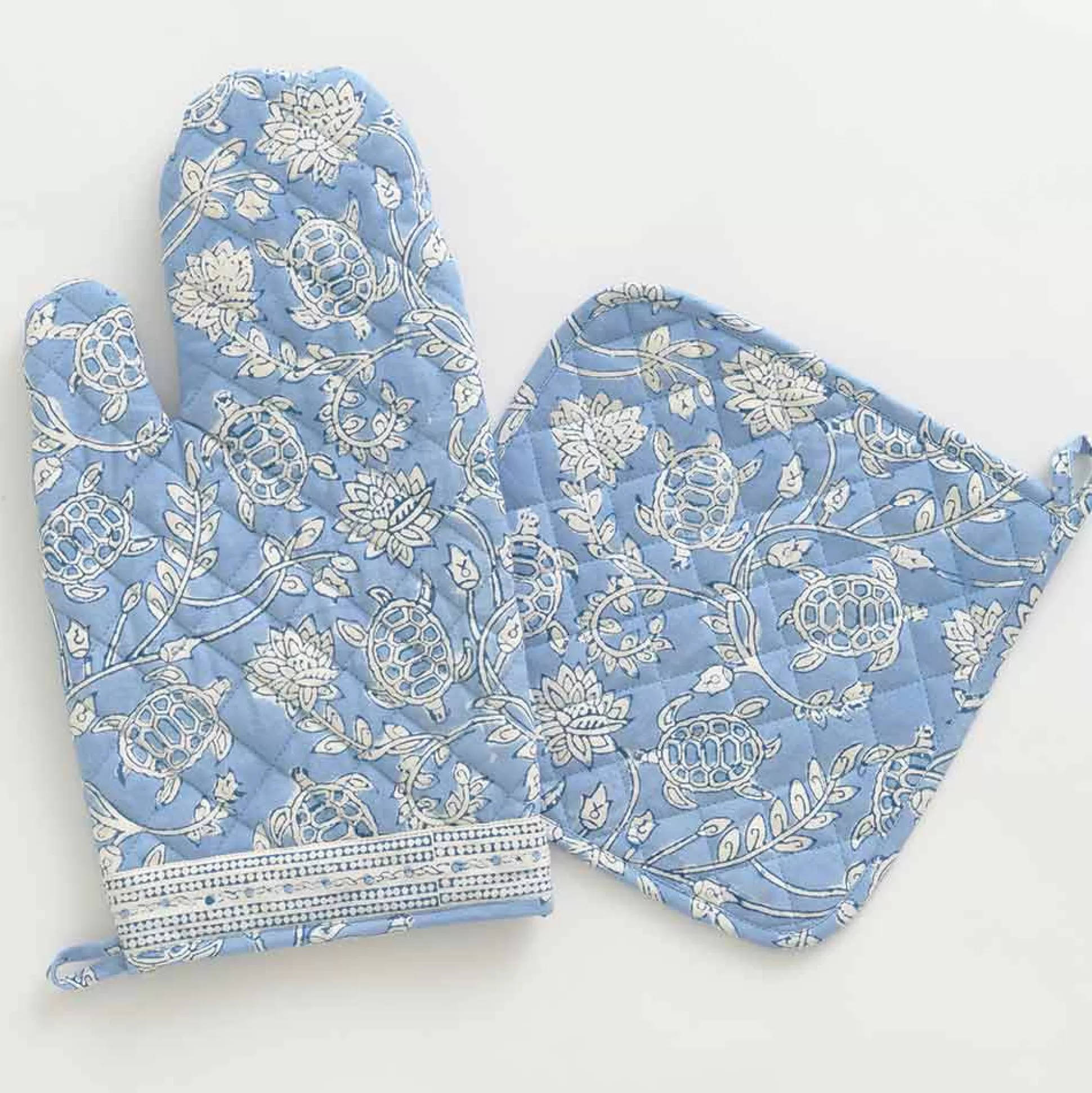 Pomegranate Inc. Oven Mitts*Turtle Cove Oven Mitt Set