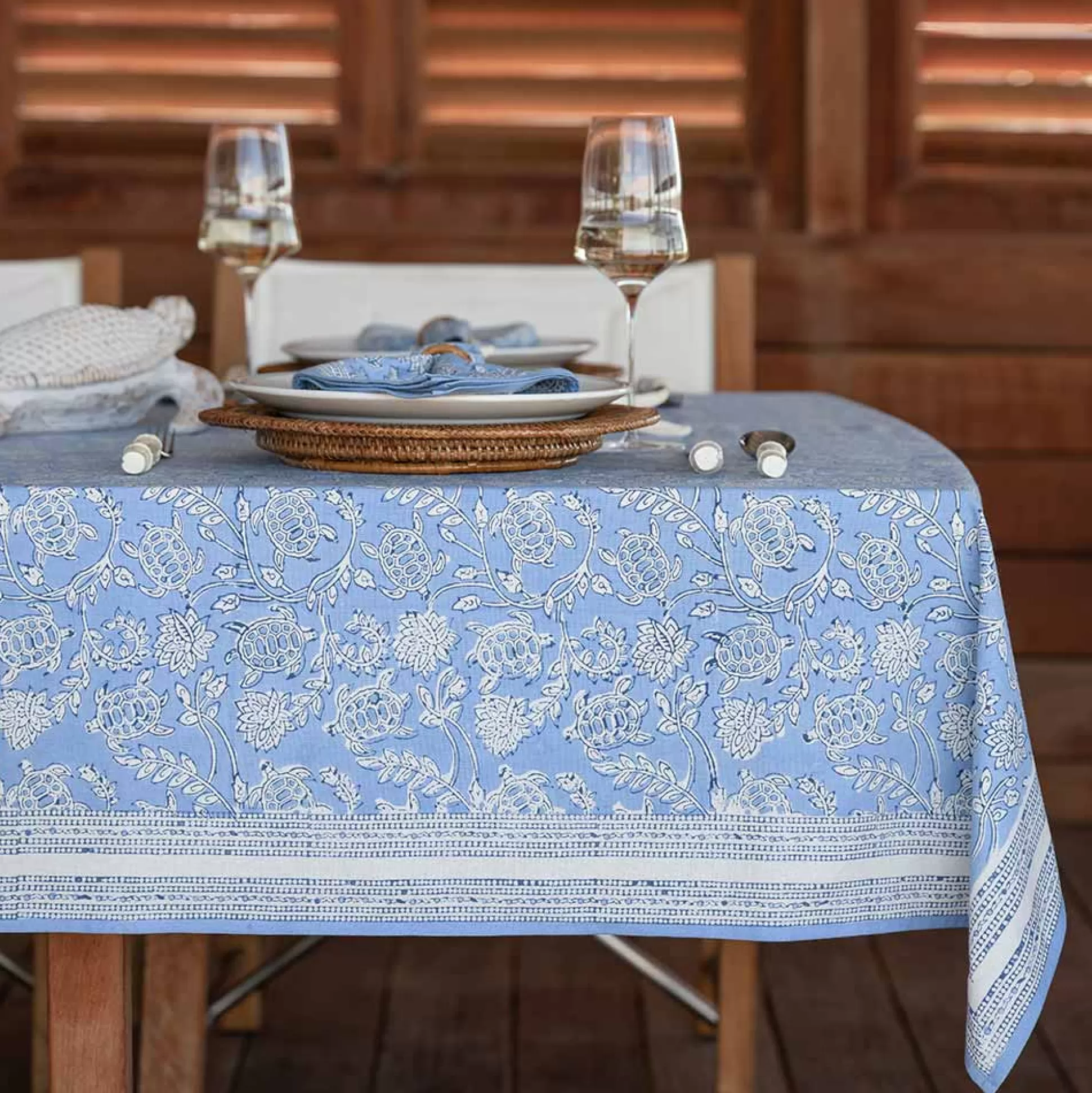 Pomegranate Inc. Tablecloths*Turtle Cove Tablecloth