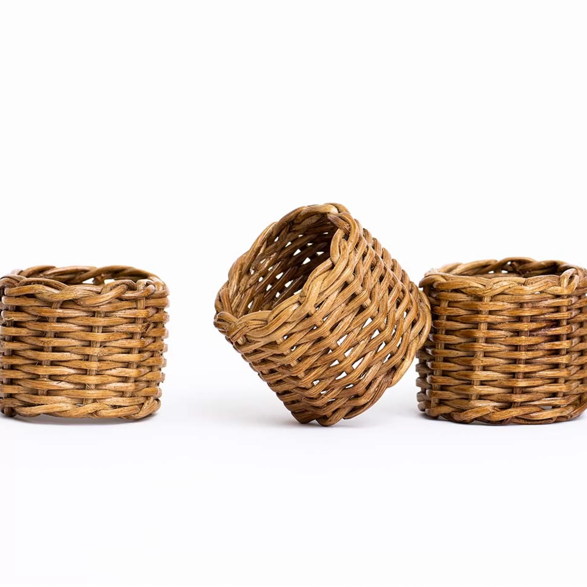 Pomegranate Inc. Rattan Wicker & Bamboo*Wicker Napkins Rings (Set Of 4)