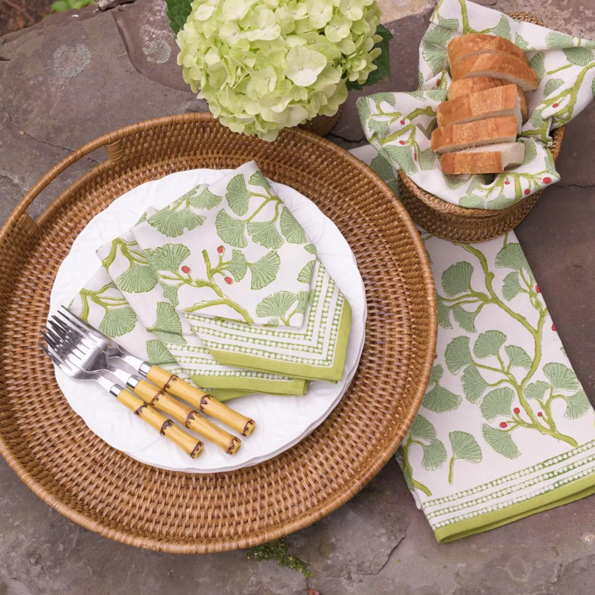 Pomegranate Inc. Rattan Wicker & Bamboo*Woven Rattan Round Tray